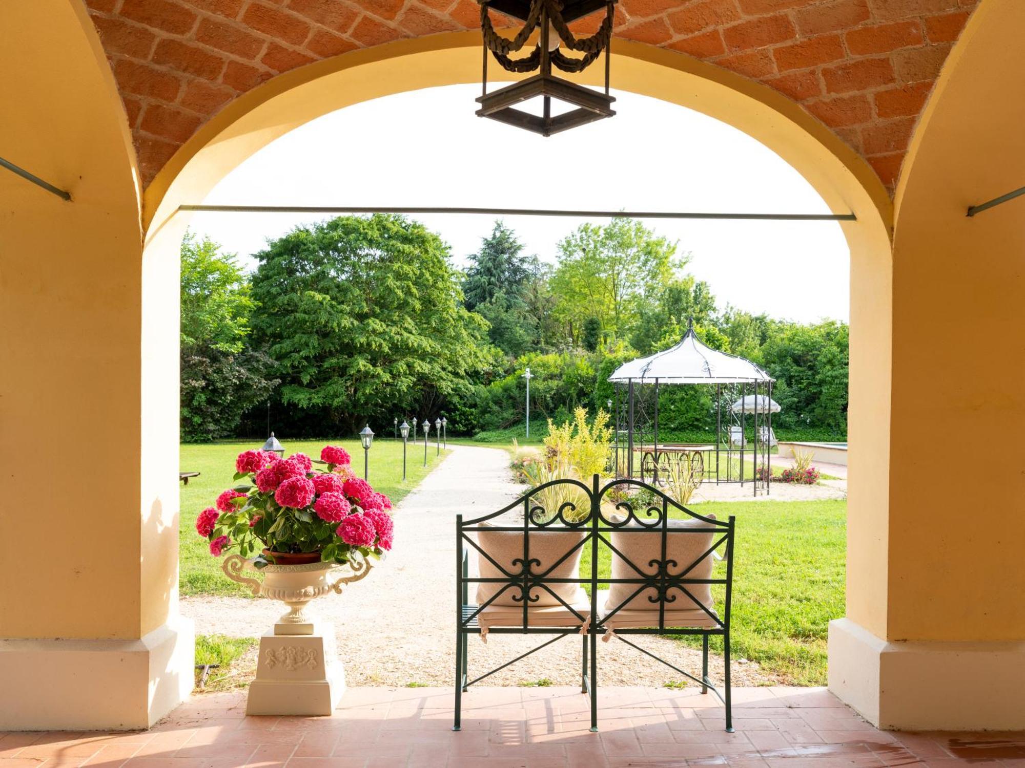 Elizabeth Country House, A Member Of Design Hotels Minerbio ภายนอก รูปภาพ